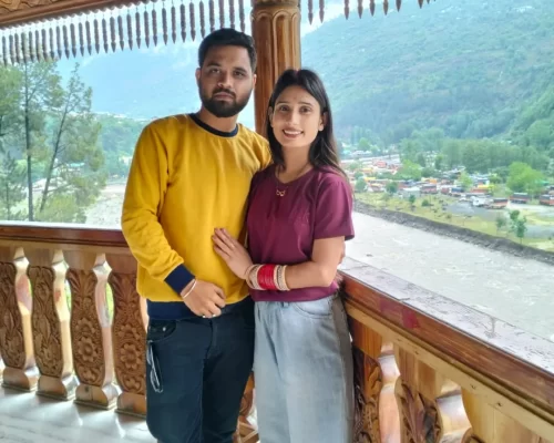 Couple Travel Manali